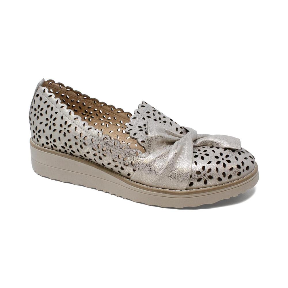 NEW DJANGO & JULIETTE women's omilla slip-on in beige and gold-vanilla sole wash